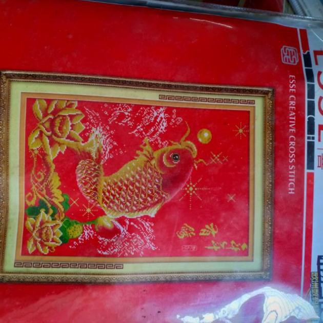 Tranh thêu chữ thập Cá chép chầu may mắn KT 44*61cm(hình thật)