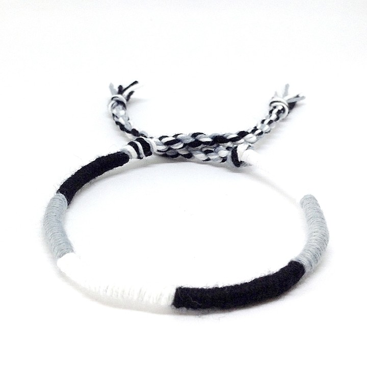 (Tay/Chân) Vòng chỉ tình bạn màu trắng đen - Vòng đeo nam nữ - Friendship Bracelet