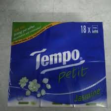 Khăn giấy cao cấp Tempo Petit Jasmine (18 gói/bịch)