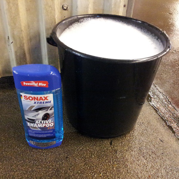 Nước rửa xe ô tô đậm đặc làm sạch nhanh - Sonax xtreme active shampoo 2 in 1 - Sonax 214200