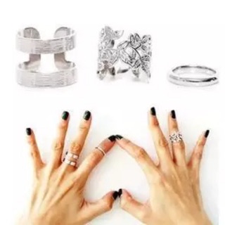 Nhẫn bộ gồm 3 chiếc y mẫu đeo