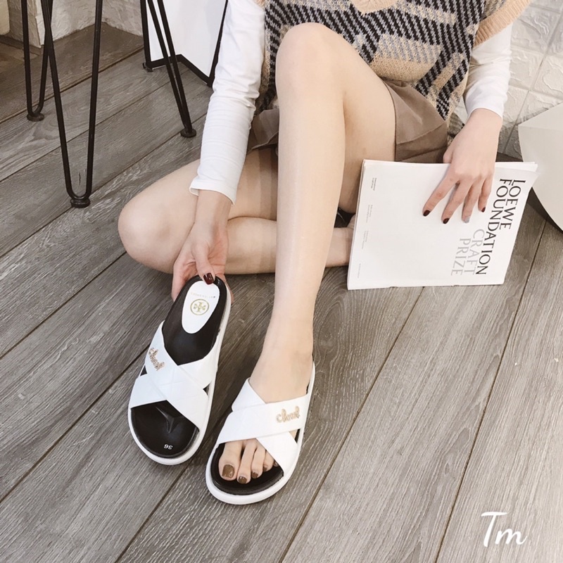Dép bánh mì quai chéo xuồng nữ thời trang