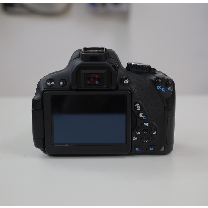 Máy ảnh Canon EOS 650D /Kiss X6i và ống kính Canon 18-55mm f/3.5-5.6 IS II