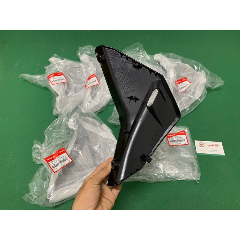 Thông gió bửng Future led 2018 Đen Bóng Phải