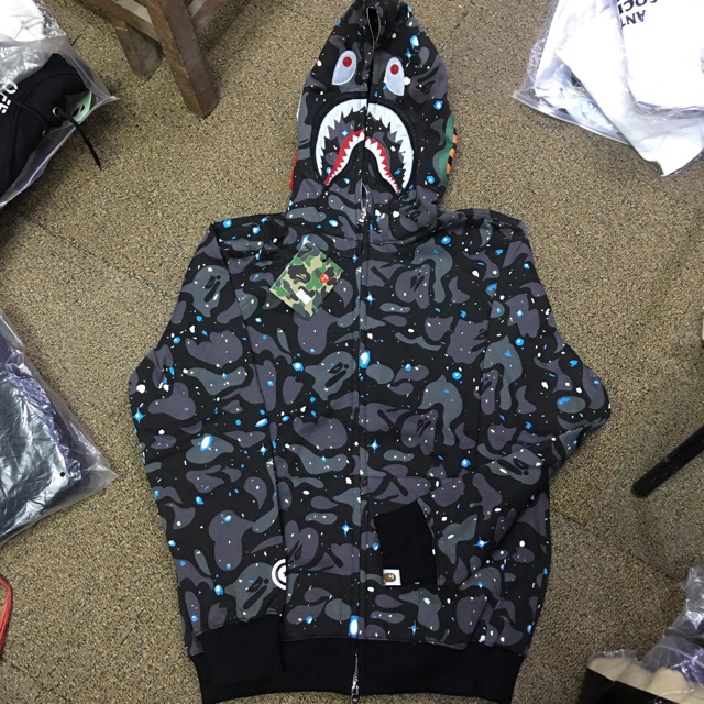 Áo khoác jacket Bape phát sáng đen trắng | BigBuy360 - bigbuy360.vn