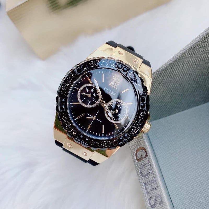 Đồng hồ nữ Guess .