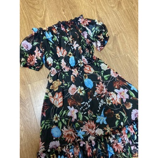 Váy hallure size S, chất đẹp