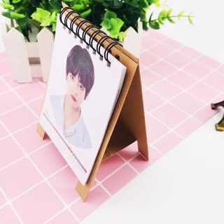 Lịch để bàn BTS 2019