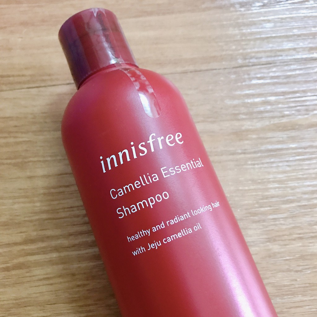 DẦU GỘI KHÔNG SILICON MƯỢT TÓC GIẢM RỤNG [INNISFREE] CAMELLIA ESSENTIAL SHAMPOO