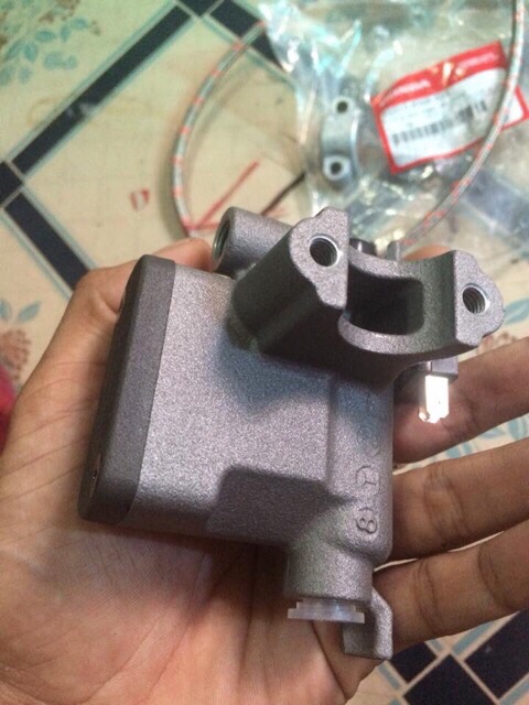 Cùm dầu trên Wave S110 chính hãng Honda