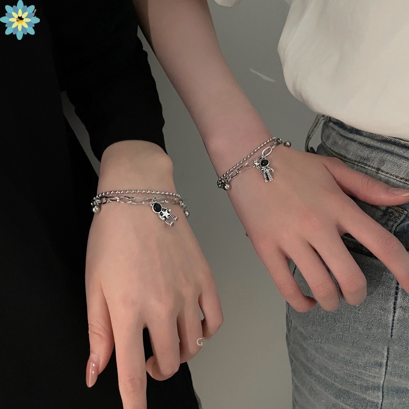 Vòng Tay Kim Loại Mặt Hình Phi Hành Gia Dễ Thương Làm Quà Tặng Cho Nữ/ Bạn Gái