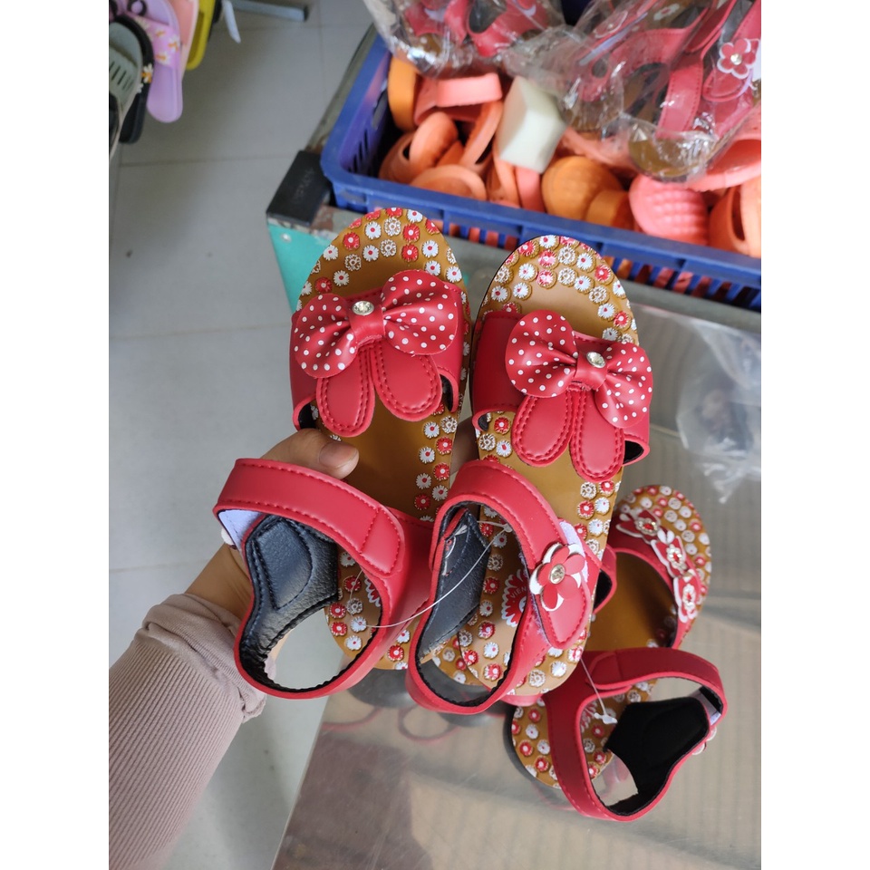Giày Sandal quai hậu cho bé gái đi học hoa tiết hoa đính đá xinh xắn Viễn Thông