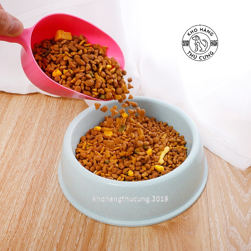 XẺNG NHỰA XÚC HẠT THỨC ĂN