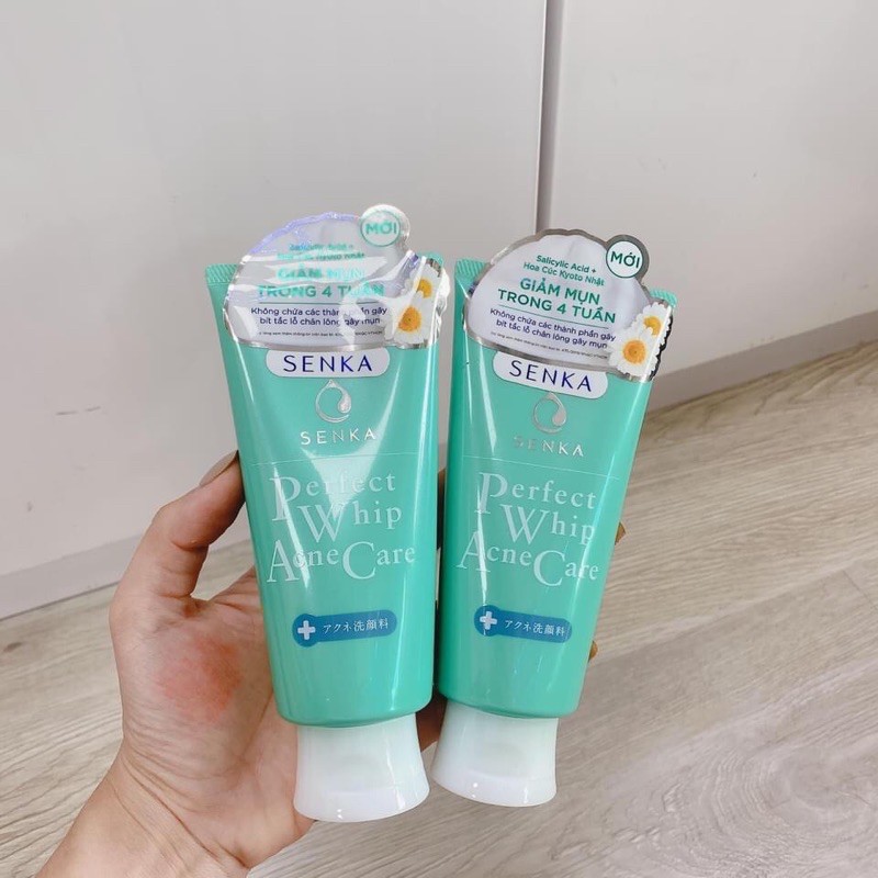 Sữa Rửa Mặt Senka Perfect Whip Acnes Care Dành Cho Da Mụn 100gr