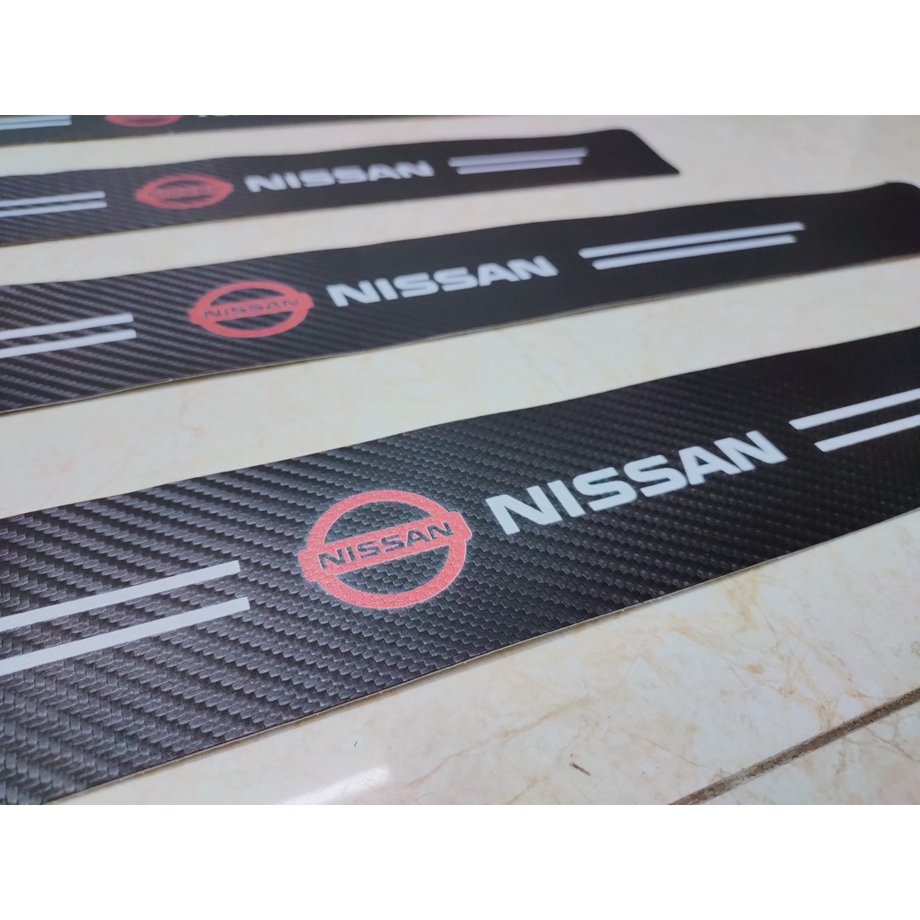 Nẹp Dán Vân Carbon Chống Trầy Xước Bậc Cửa, Bậc Cốp Sau Xe Ô tô - Logo Nissan