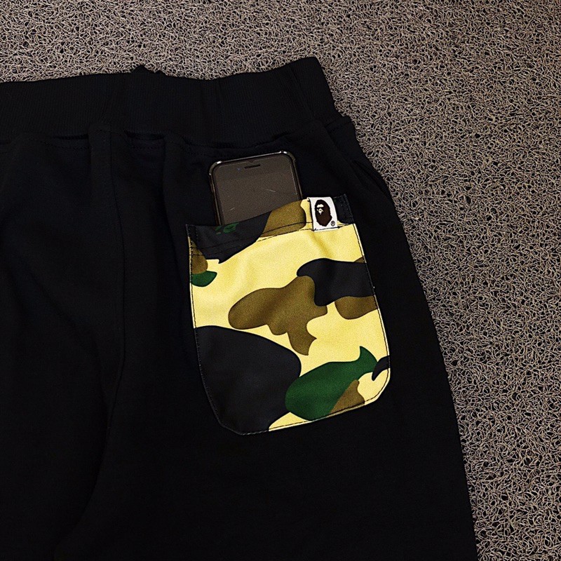 Bape Quần Jogger Màu Đen Họa Tiết Cá Mập Độc Đáo