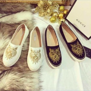 Giày slip on nữ mặt hổ