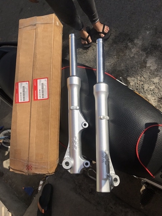 Phuộc trước s110 giả zin