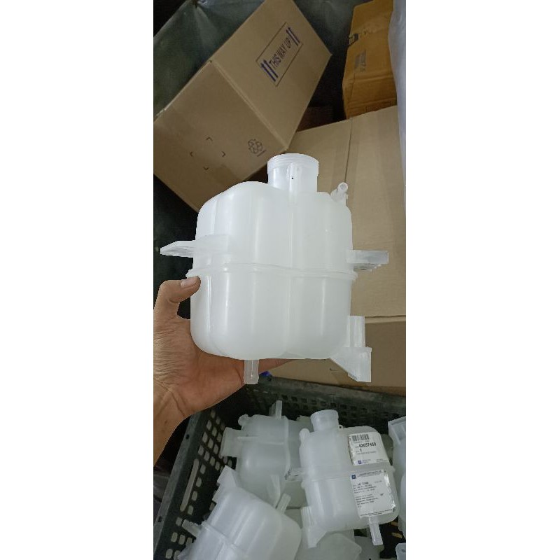 Bình nước phụ Spark Hàng chính hãng gm42657459