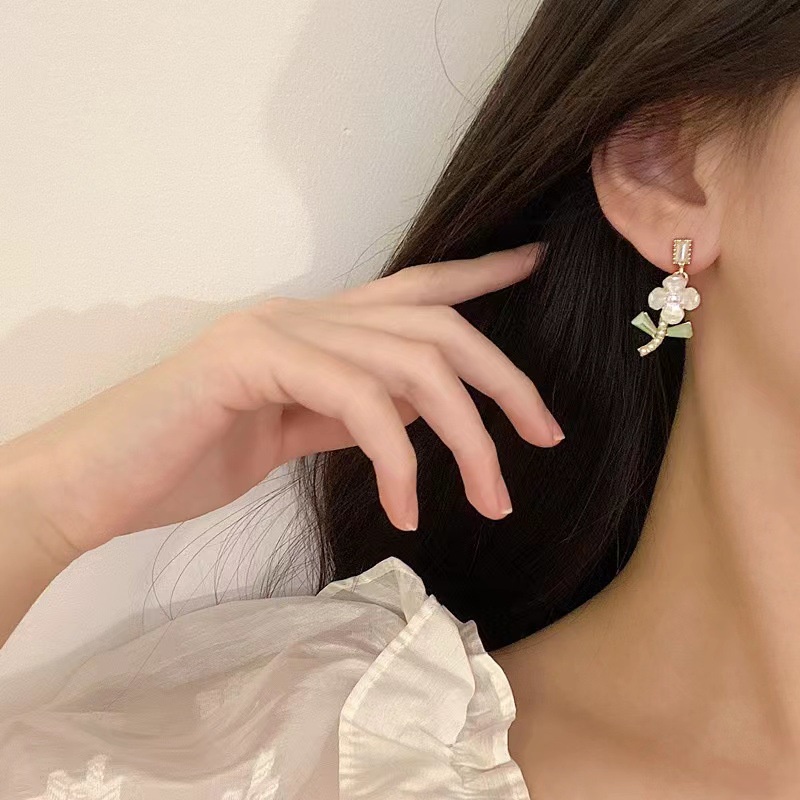 Bông Tai Hình Hoa Đính Ngọc Trai Thời Trang Hàn Quốc