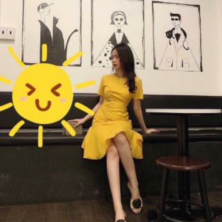Đầm nhún thiết kế tay phồng