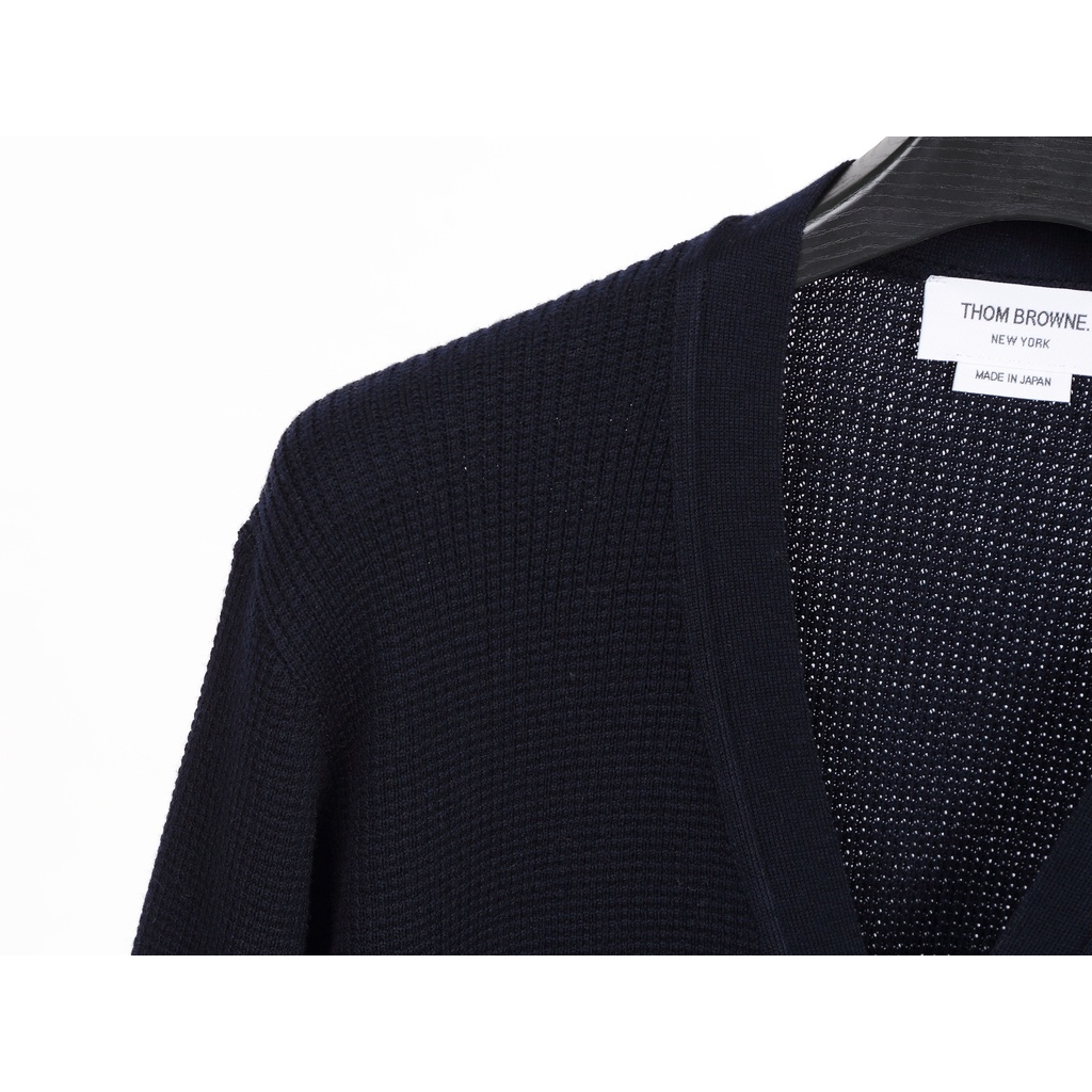 Áo khoác cổ tim Cardigan nam nữ dệt kim Thom Brow.ne 4-Bar 20235 chất vải nhung tăm cao cấp thiết kế tay áo kẻ sọc