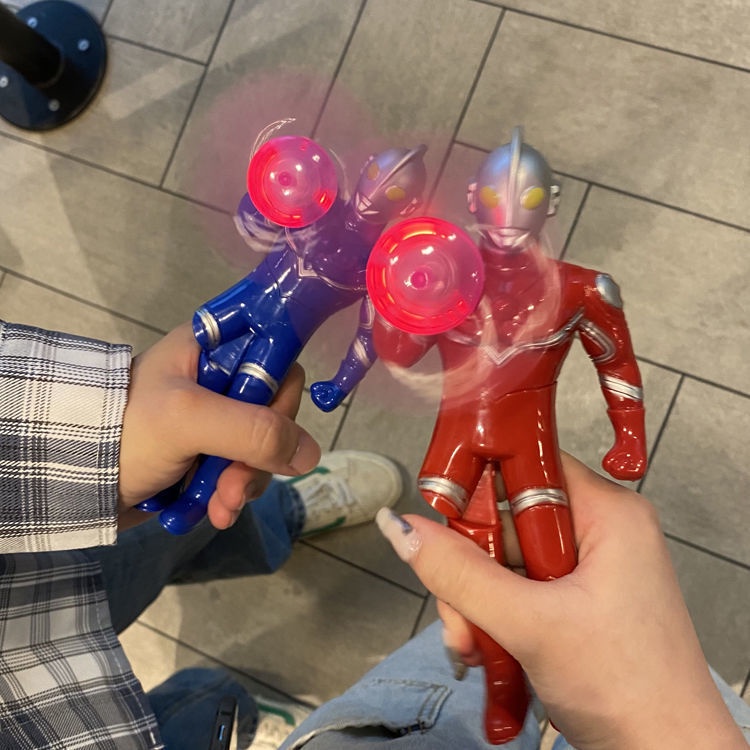 Quạt Điện Cầm Tay Mini Siêu Nhân Ultraman Có Đèn Phát Sáng Kích Thước Nhỏ Cho Bé Trai Và Bé Gái