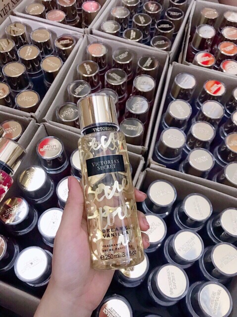 Xịt thơm toàn thân vitoria | BigBuy360 - bigbuy360.vn