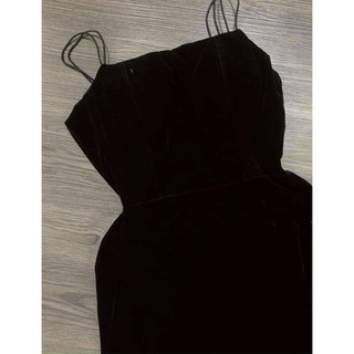 đầm body nhung 2 dây
