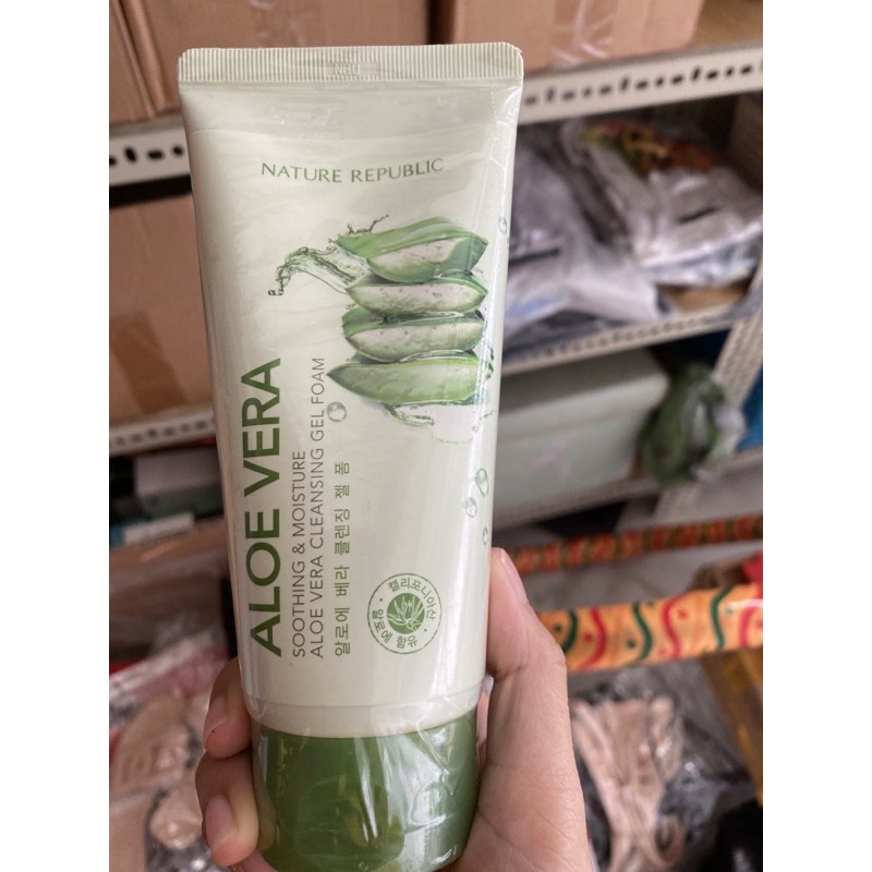 Sữa rửa mặt SOOTHING & MOISTURE ALOE VERA FOAM CLEANSING GEL FOAM