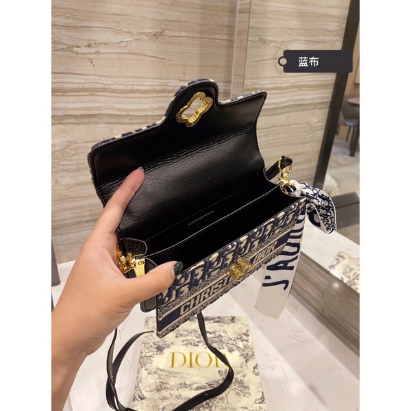 Túi Xách Diỏr quai xách neww hàng thêu sz 20 sẵn ship