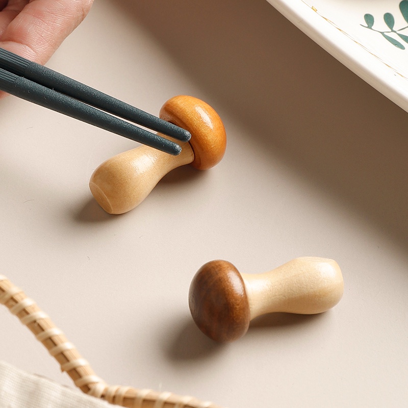 Set 2 giá đỡ đũa hình cây nấm bằng gỗ phong cách Nhật Bản dễ thương