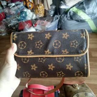 túi đeo bụng lv 2 dây đeo