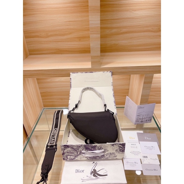 Túi xách diỏr yên ngựa chữ D Lót da bò từ trong ra ngoài sz 25