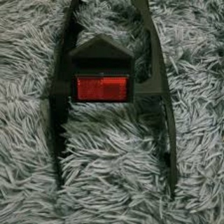 Bợ đèn sau Sonic 150 (chữ H)