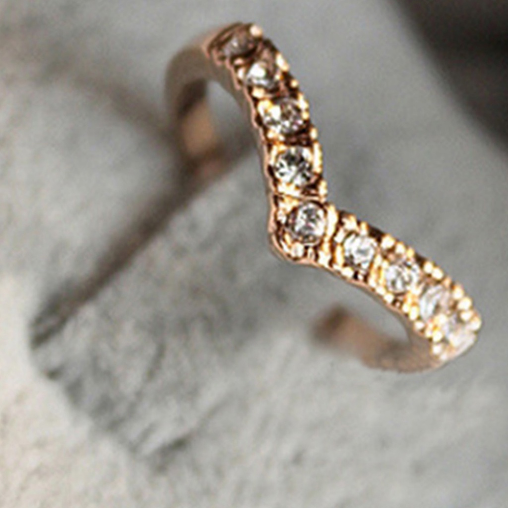 Nhẫn Cưới Đính Đá Sang Trọng Bền Bỉ