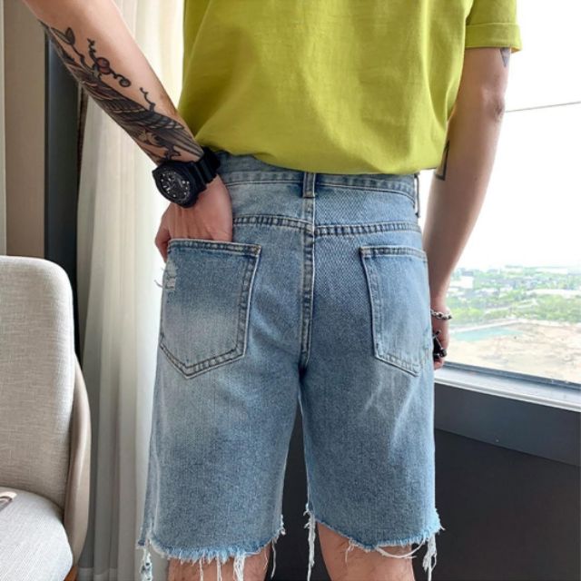 Quần short jean rách có in chữ có ảnh thật phía sau