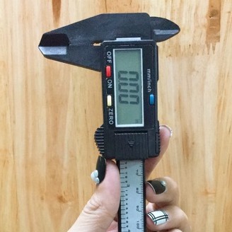 Thước đo điện tử (tặng kèm pin)