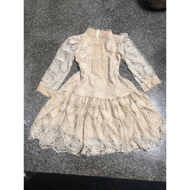 Đầm ren nude cổ trụ- có clip