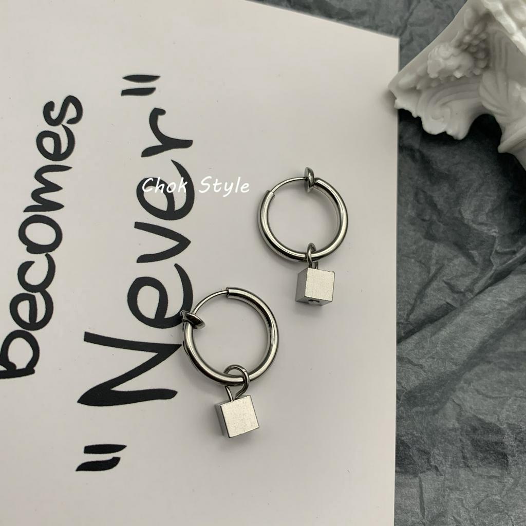 Bông tai dạng kẹp 22632 hình vuông kiểu tương phản không cần xỏ lỗ cho nam và nữ