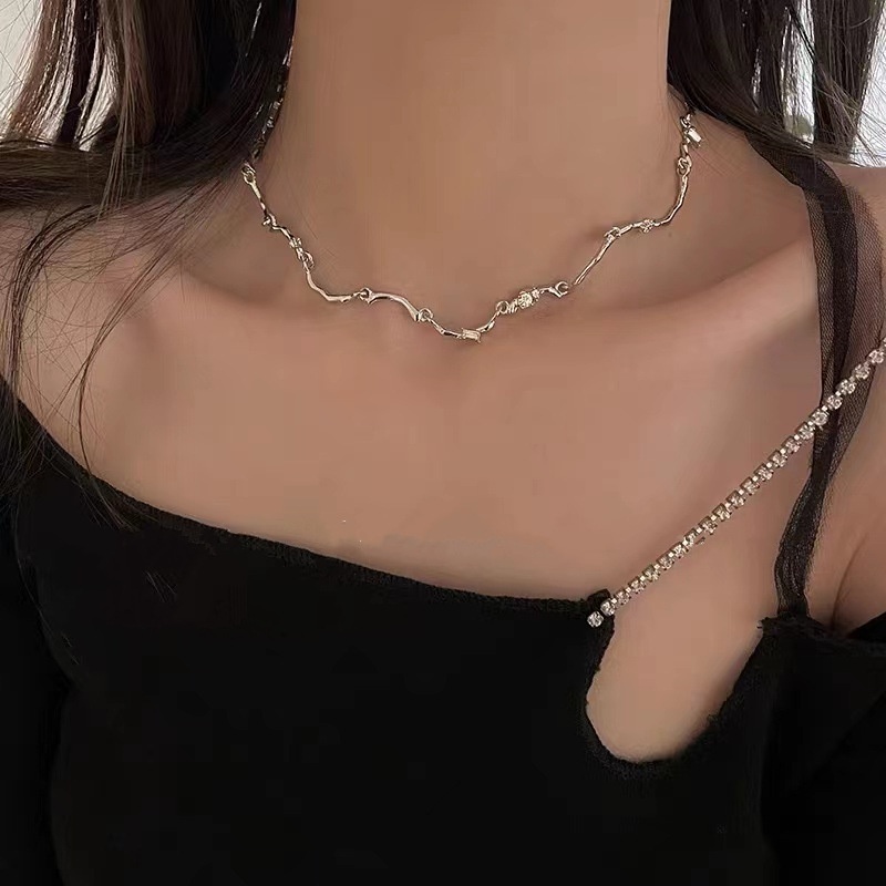 Vòng Cổ Dây Xích Họa Tiết Gợn Sóng Phong Cách Hàn Quốc Thời Trang Mùa Hè Hàng Mới Dành Cho Bạn Nữ