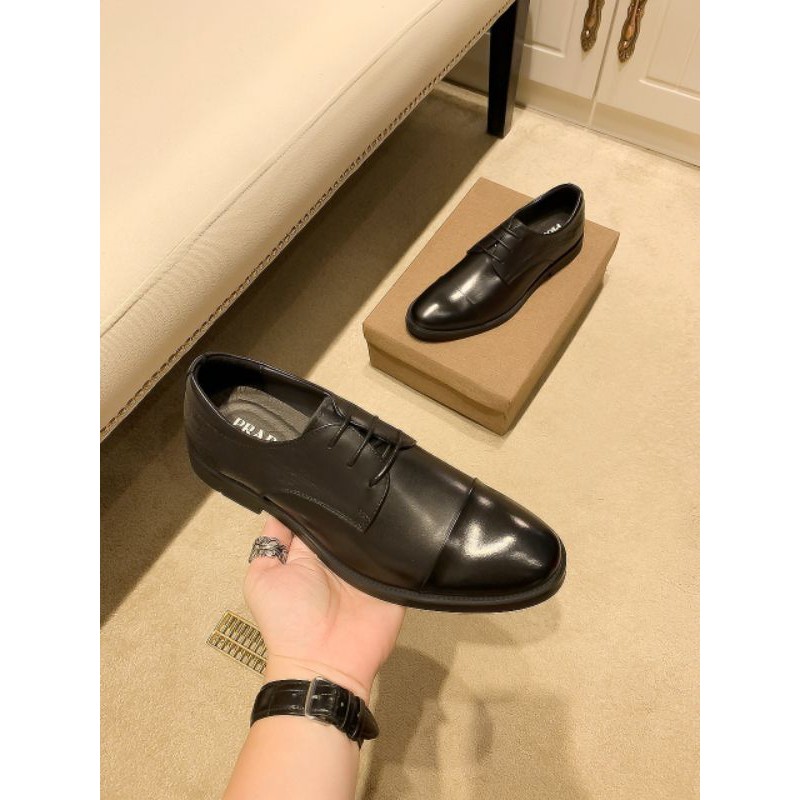 Giày da mềm mại đế cao su đúc Prada