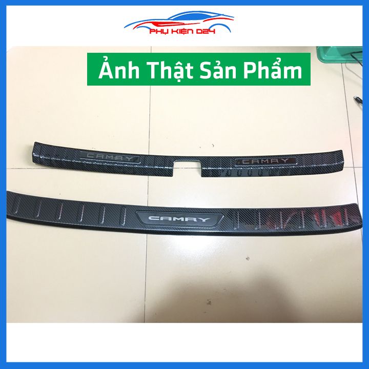 Ốp chống trầy cốp Camry 2019-2020-2021-2022 thép không gỉ vân Cacbon bảo vệ xe chống va đập