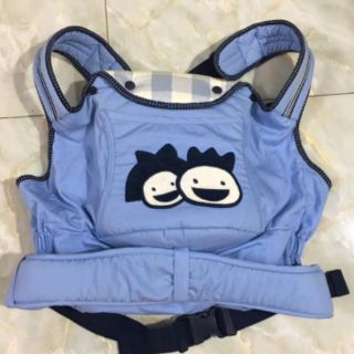 Địu cho bé sơ sinh