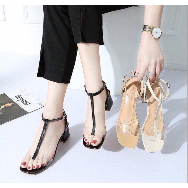 Sandal quai trong