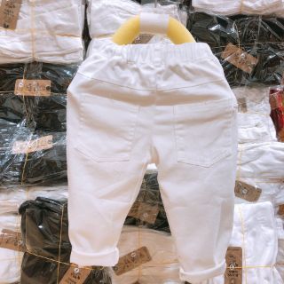 Quần kaki rách bé trai
