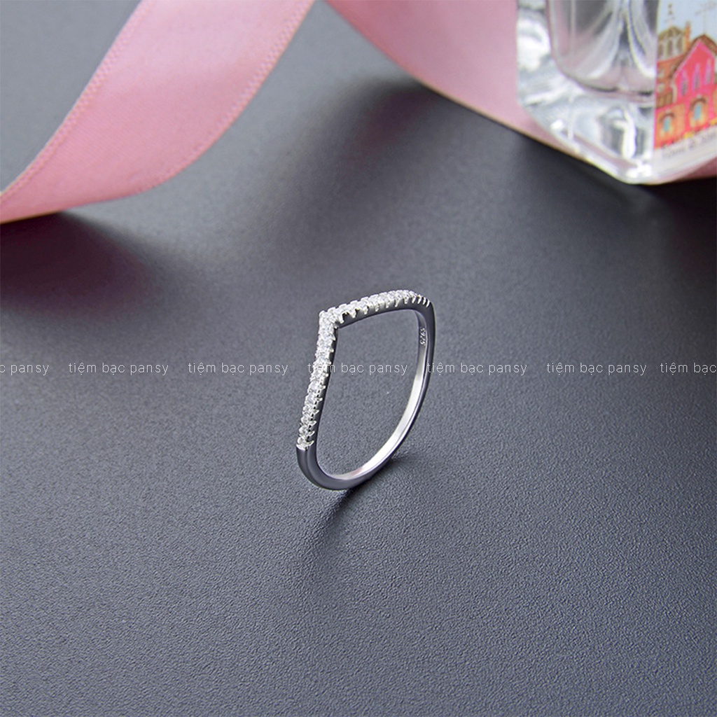 Nhẫn bạc nữ PANSY hình chữ V đính đá lấp lánh, nhẫn nữ 1 hàng đá V-ring thời trang bằng bạc ta