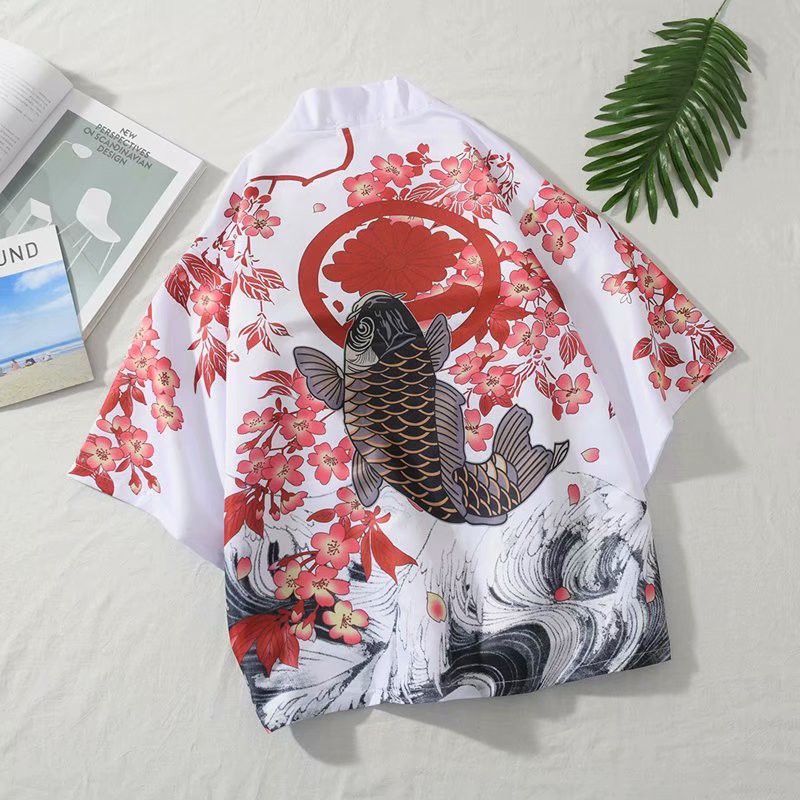 Men's short-sleeved shirt with stylish carp print in