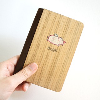Ví đựng Passport gỗ Con heo bay - PC024