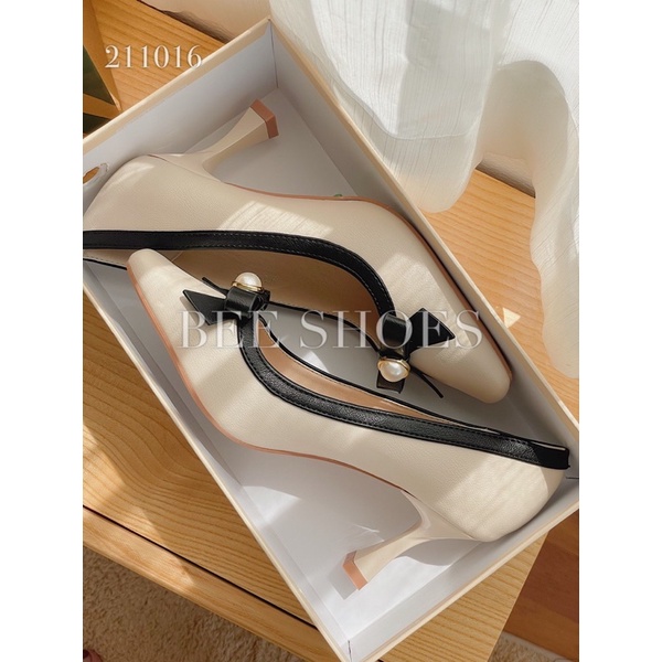 BEESHOES - GIÀY CAO GÓT MŨI VUÔNG NƠ - GIÀY CAO GÓT NHỌN CAO 5CM CÓ SẴN MÀU KEM - BE 211016